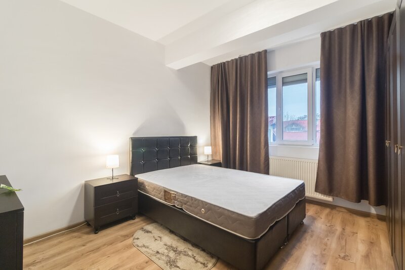 Str. Luica ap. cu 2 camere, et. 2/4, bloc 2018, gata de mutat. 0% Comision!